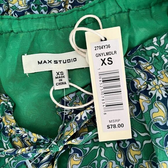 New with tags Max Studio sleeveless lined green print top, size XS. - Picture 5 of 6